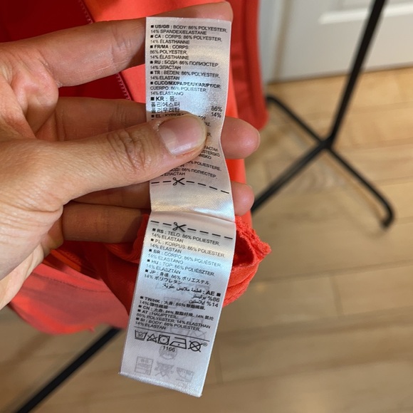 GAP Fit Full-Zip Jacket w/ Thumb Holes - Picture 6 of 6